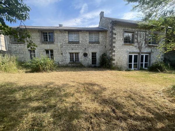 Maison en pierre de 200 m² à rénover