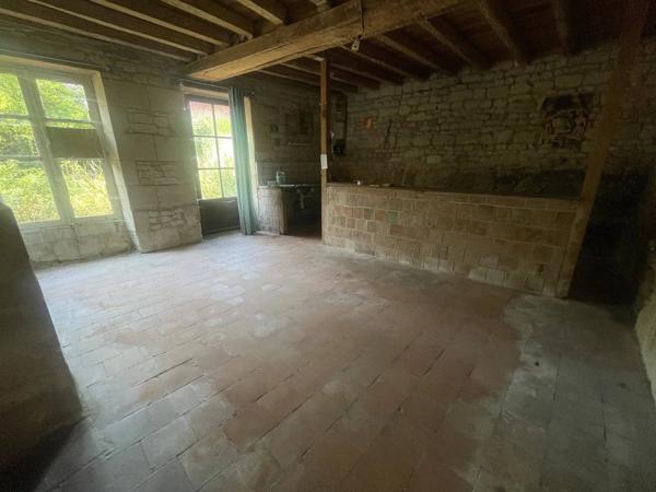 Maison en pierre de 200 m² à rénover