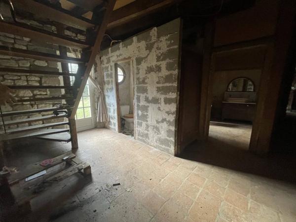 Maison en pierre de 200 m² à rénover