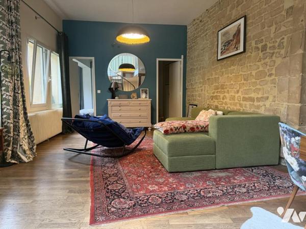 CAEN - QUARTIER HISTORIQUE - ATYPIQUE Appartement duplex de 163 m2 - Studio annexe 50 m2 - Jardin