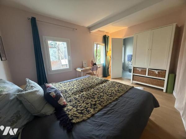 CAEN - QUARTIER HISTORIQUE - ATYPIQUE Appartement duplex de 163 m2 - Studio annexe 50 m2 - Jardin