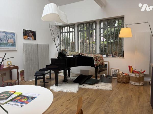CAEN - QUARTIER HISTORIQUE - ATYPIQUE Appartement duplex de 163 m2 - Studio annexe 50 m2 - Jardin