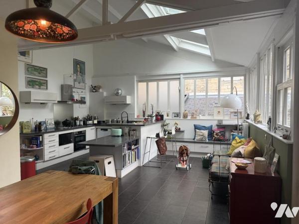 CAEN - QUARTIER HISTORIQUE - ATYPIQUE Appartement duplex de 163 m2 - Studio annexe 50 m2 - Jardin