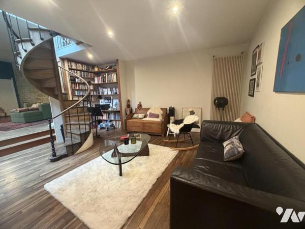 CAEN - QUARTIER HISTORIQUE - ATYPIQUE Appartement duplex de 163 m2 - Studio annexe 50 m2 - Jardin