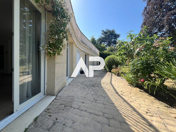 Maison Montmorency 7 pièce(s) 190 m2 975 000 € **  - Référence  1663