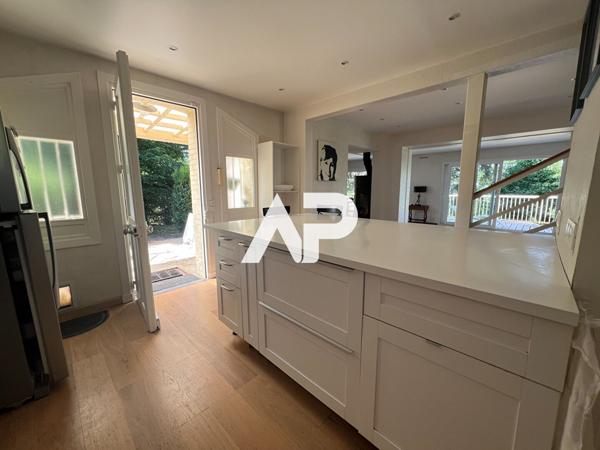 Maison Montmorency 7 pièce(s) 190 m2 975 000 € **  - Référence  1663