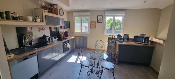 Maison
         5 pièces
        - 95 m² 345 000 € *