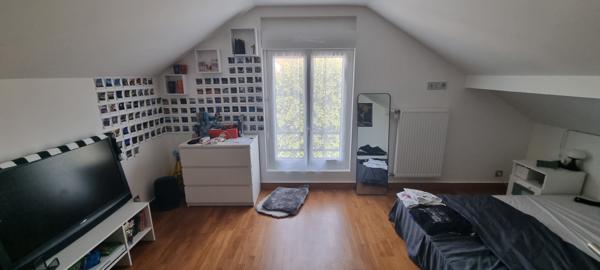 Maison
         5 pièces
        - 95 m² 345 000 € *