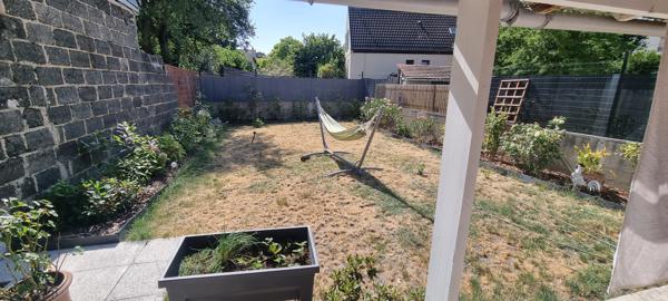 Maison
         5 pièces
        - 95 m² 345 000 € *