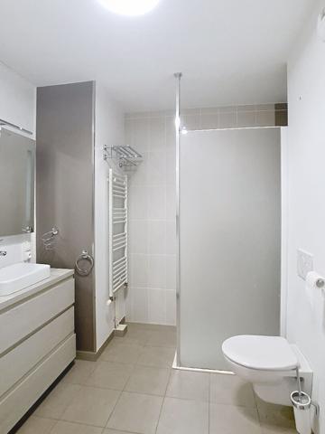 A vendre Angers les hauts de Saint Aubin, Aquavita, appartement type 4, dernier étage, ascenseur, deux terrasses, double box,cuisine aménagée équipée, climatisation réversible.