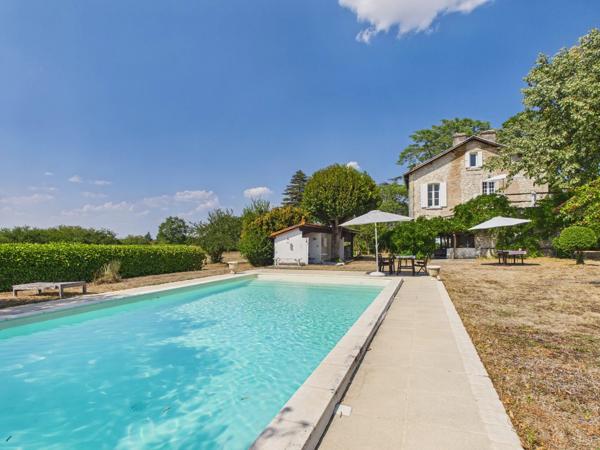 Élégante Maison de Maître avec piscine à quelques minutes d'Eymet