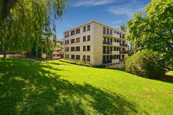 FRESNES - 7 MIN TVM - 3 PIECES - 61,27 m² - 2E ETAGE - BALCON SANS VIS A VIS, CAVE ET PARKING