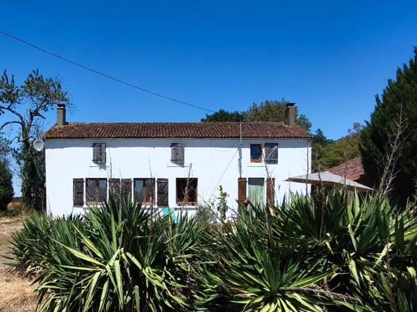 Maison de campagne de 4 chambres avec grange et fort potentiel