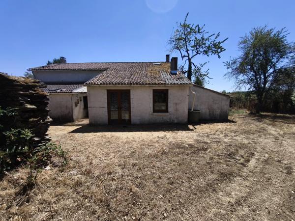 Maison de campagne de 4 chambres avec grange et fort potentiel