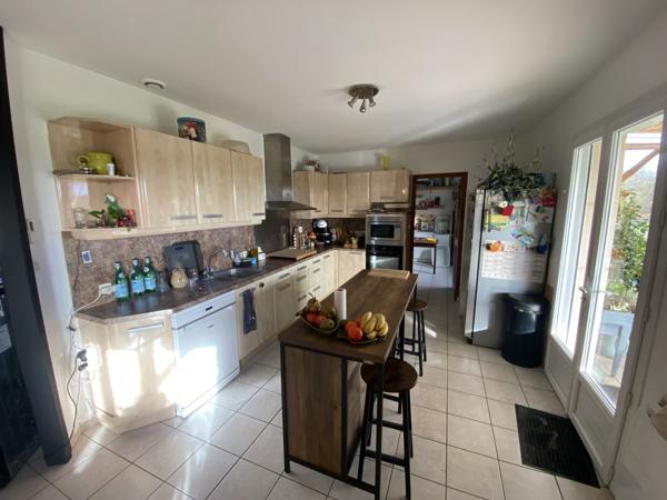 Maison récente avec jardin, garage et dépendance !