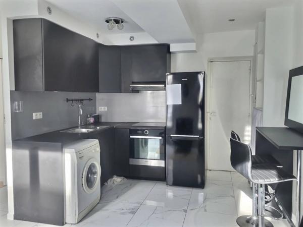 Vente                                                      Appartement
                        
                     2 pièces                      32 m2                     à Pantin