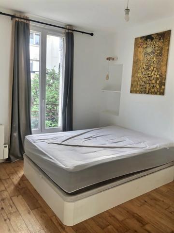 Vente                                                      Appartement
                        
                     2 pièces                      32 m2                     à Pantin