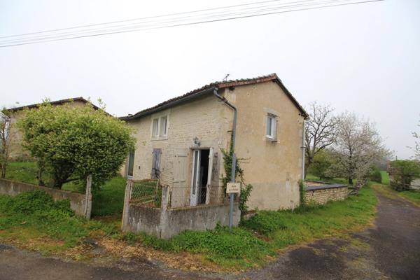 Maison individuelle de trois chambres avec un terrain de 2 hectares