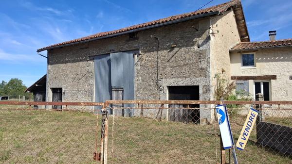 Maison individuelle de trois chambres avec un terrain de 2 hectares
