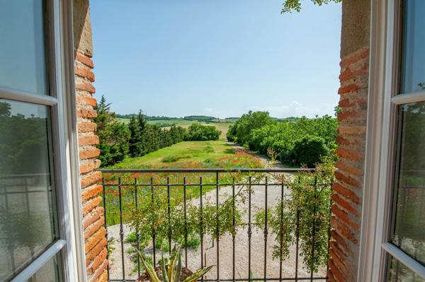Domaine de caractère avec vues panoramiques sur la campagne audoise et la Montagne Noire