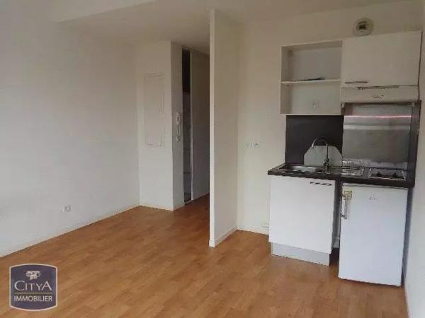 Appartement à louer 1 pièce 23.4m² Lucé (28110)