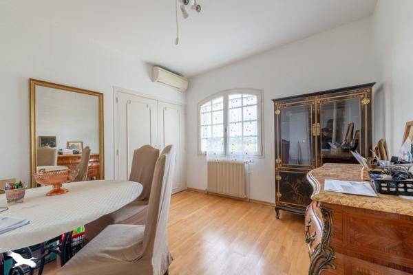 Maison à vendre |  Artigues-près-Bordeaux |  7 pièces | 210 m²