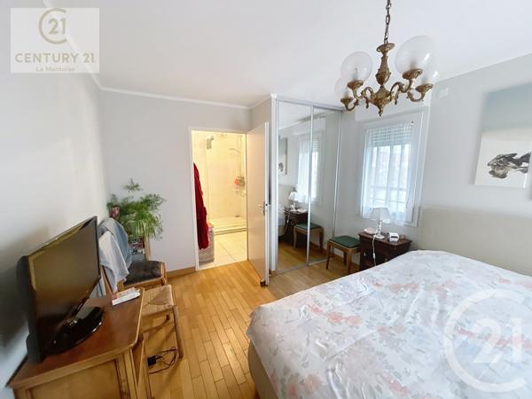 Appartement F4 à vendre  4 pièces - 91,74 m2 MANTES LA VILLE - 78