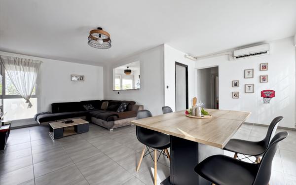 Appartement à vendre    4 pièces • 81 m2 Vitrolles