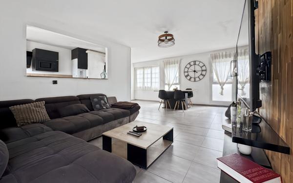 Appartement à vendre    4 pièces • 81 m2 Vitrolles