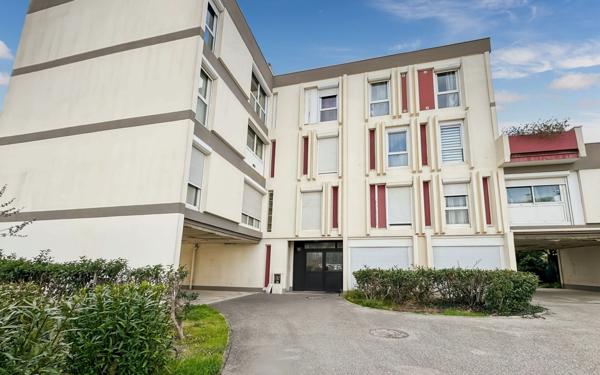 Appartement à vendre    4 pièces • 81 m2 Vitrolles