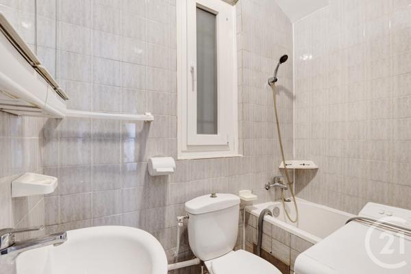 Appartement F2 à vendre  2 pièces - 39 m 2   PARIS  - 75010