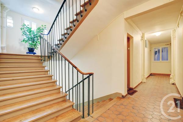 Appartement F2 à vendre  2 pièces - 39 m 2   PARIS  - 75010