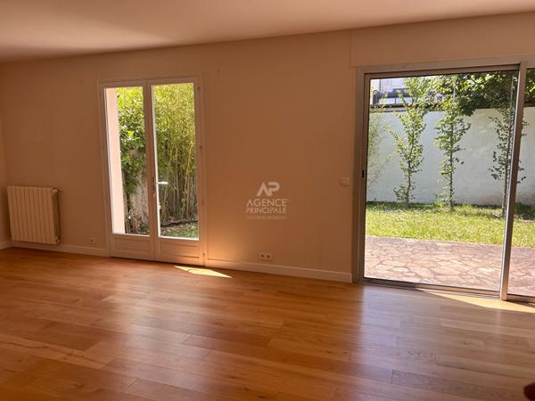 Maison €1 240 000 ** - Référence 13542-cpy