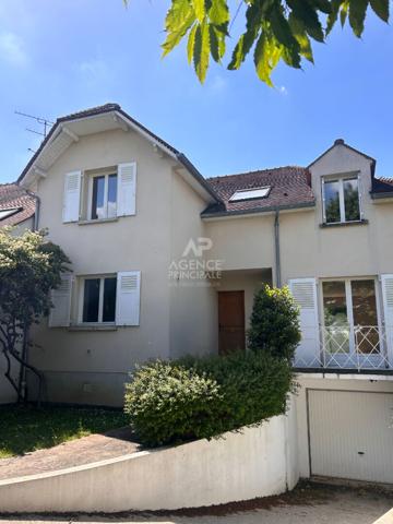 Maison €1 240 000 ** - Référence 13542-cpy