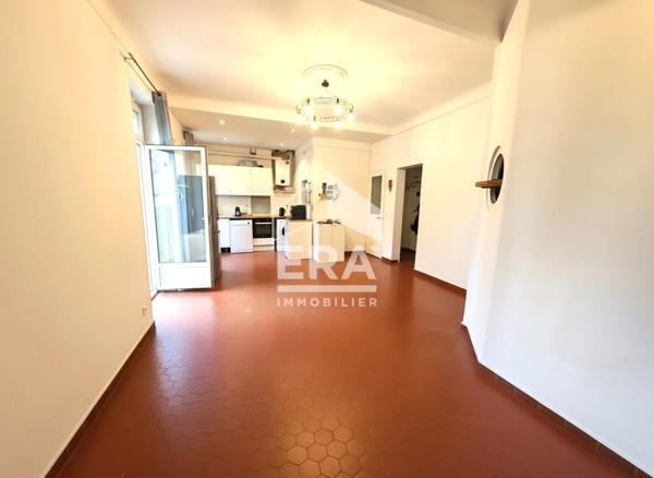 Appartement T4 + Terrasse  de 24m2 à Marseille - Quartier Baille