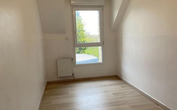 Appartement à louer    4 pièces •  Treffléan