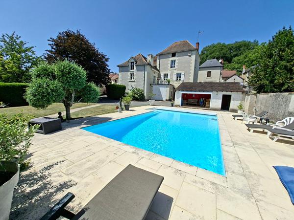 MAISON DE CARACTERE AVEC PISCINE