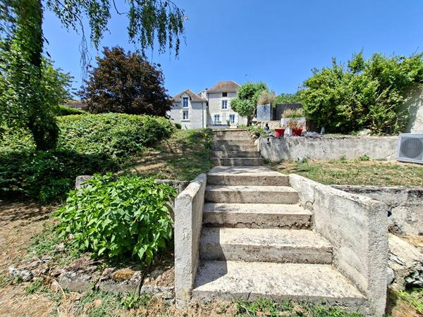 MAISON DE CARACTERE AVEC PISCINE