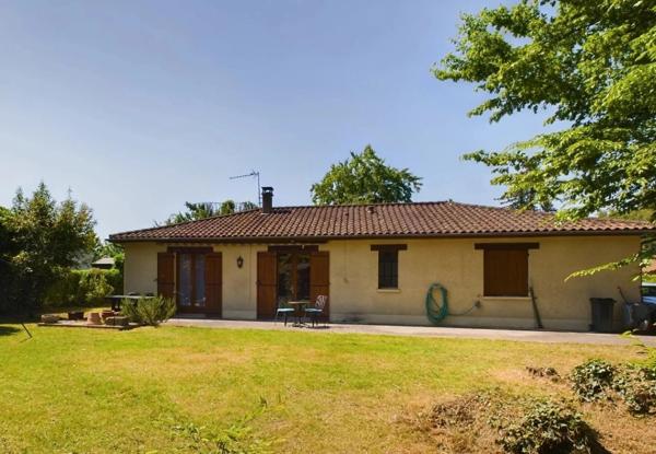 Pavillon de trois chambres proche des commodités