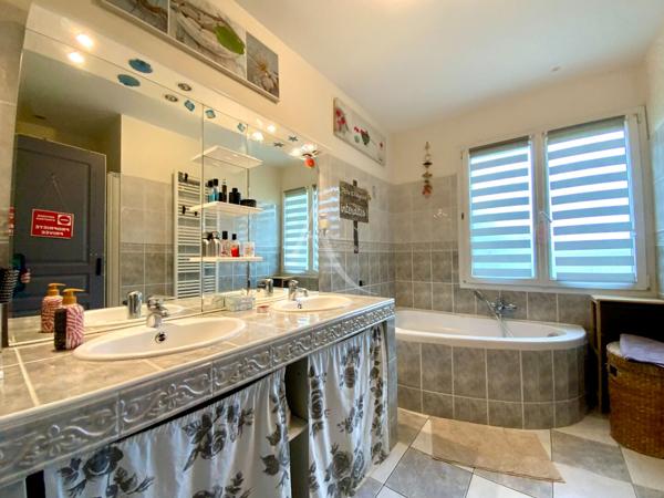 Maison de plain pied proche JONZAC