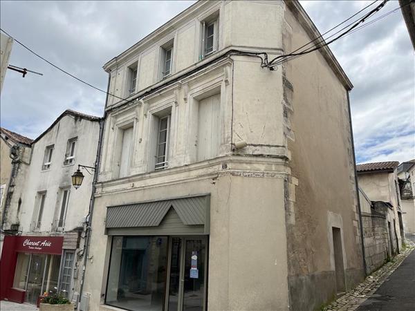 Immeuble à vendre |  Barbezieux-Saint-Hilaire |  155 m²