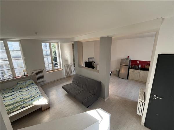 Immeuble à vendre |  Barbezieux-Saint-Hilaire |  155 m²