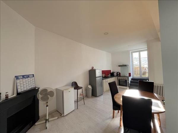 Immeuble à vendre |  Barbezieux-Saint-Hilaire |  155 m²