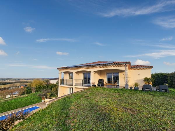 Auch (32000) Maison T6 de 205m2 avec garage en sous-sol, jardin et piscine - 10 min Auch
