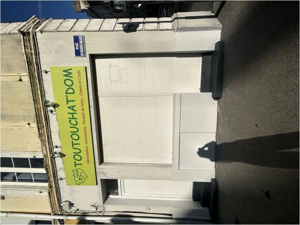 LOCAL COMMERCIAL