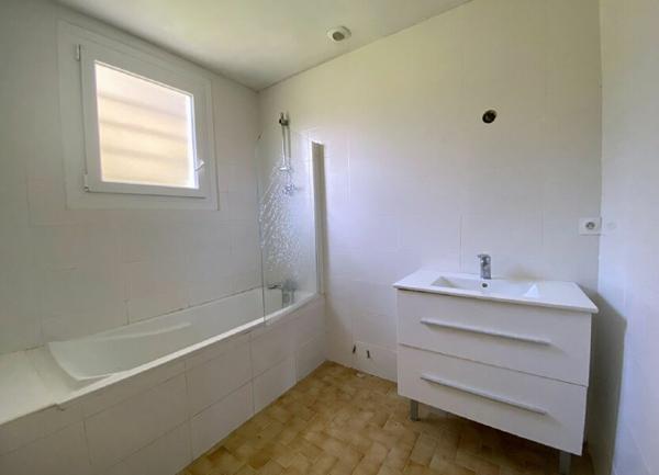 Maison à vendre    5 pièces •  Pomarez