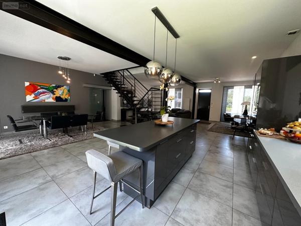 Maison restaurée à vendre à Cézy dans l'Yonne (89410), ref : 2300017