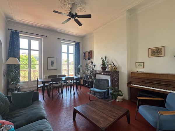 Appartement de type  T3 meublé à louer à Marseille, quartier  LONGCHAMP