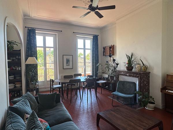 Appartement de type  T3 meublé à louer à Marseille, quartier  LONGCHAMP
