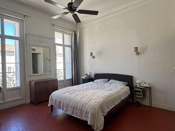 Appartement de type  T3 meublé à louer à Marseille, quartier  LONGCHAMP